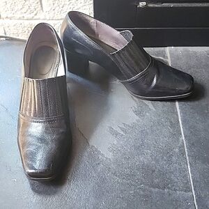 Life Stride Scholarly Black Soft System Flex Stacked Heel Size 10